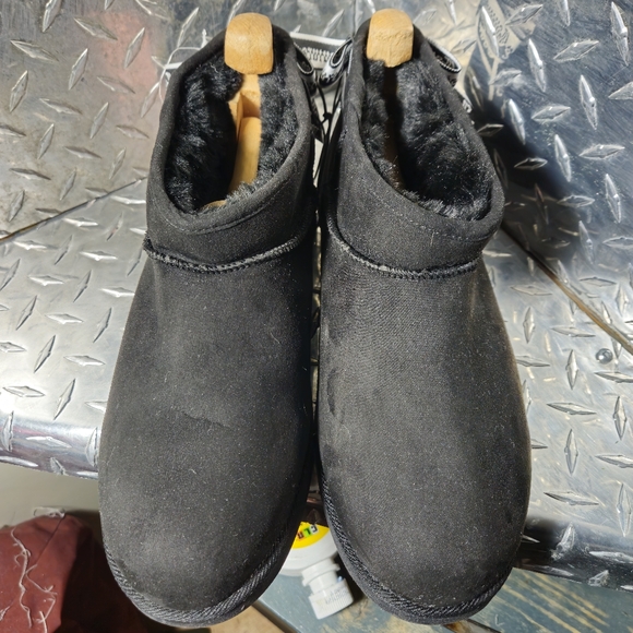 Juicy Couture booties - Picture 4 of 5